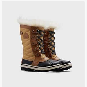 Sorel youth Torino ll WP size big kids 1